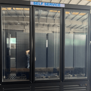 מקרר תצוגה שחור " סלף סרוויס"